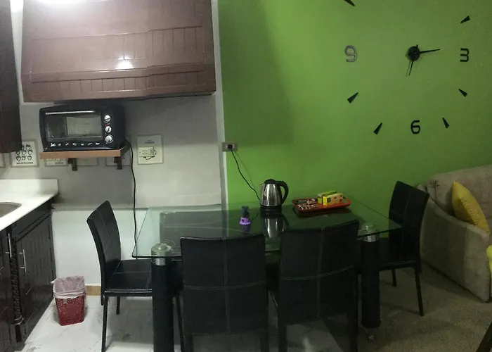 Swimming Pool Apartment *